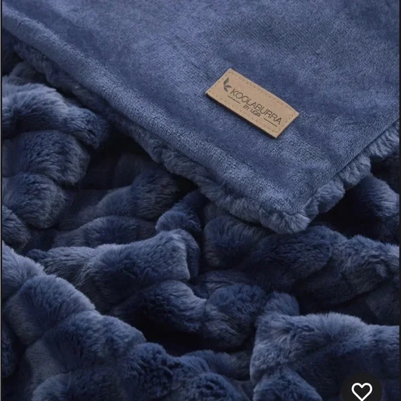 Koolaburra by UGG Chioe Textured Faux Fur Throw in Deep Blue Navy - Picture 6 of 6